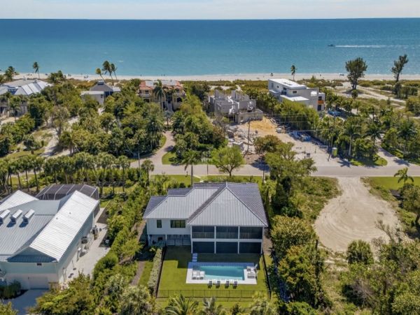Luxury Vacation Home in Sanibel Island